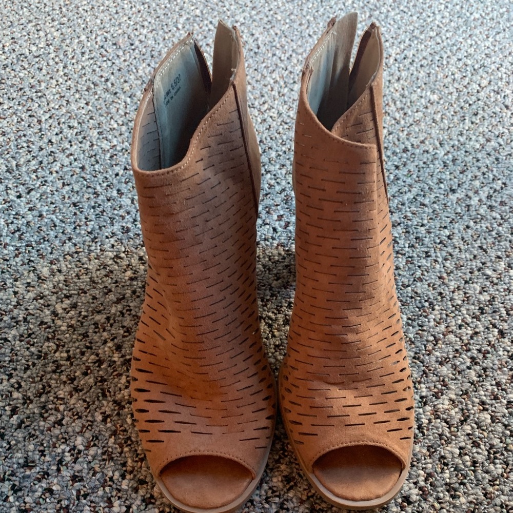 Ankle boots